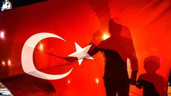 تركيا: تسريح 2400 عسكري وإغلاق 130 مؤسسة إعلامية