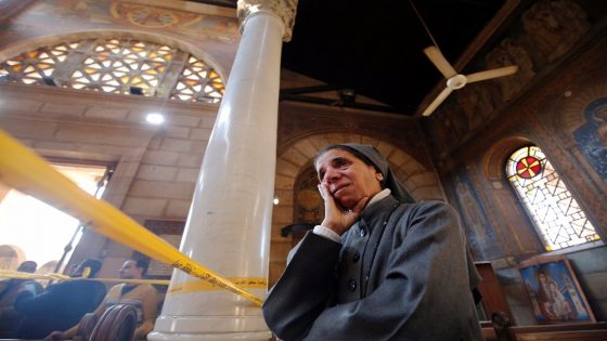 بالصور… 25 قتيلاً في تفجير كنيسة قرب الكاتدرائية المرقسية في القاهرة